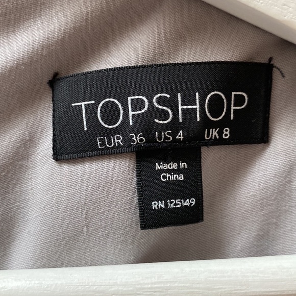 Gorgeous grey lace mini dress - Picture 3 of 4